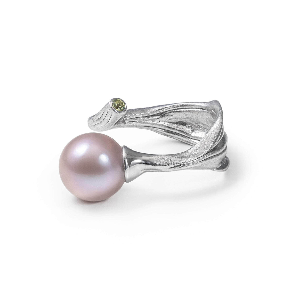 German Kabirski Nerix Purple Pearl and Peridot Ring (White Rhodium)