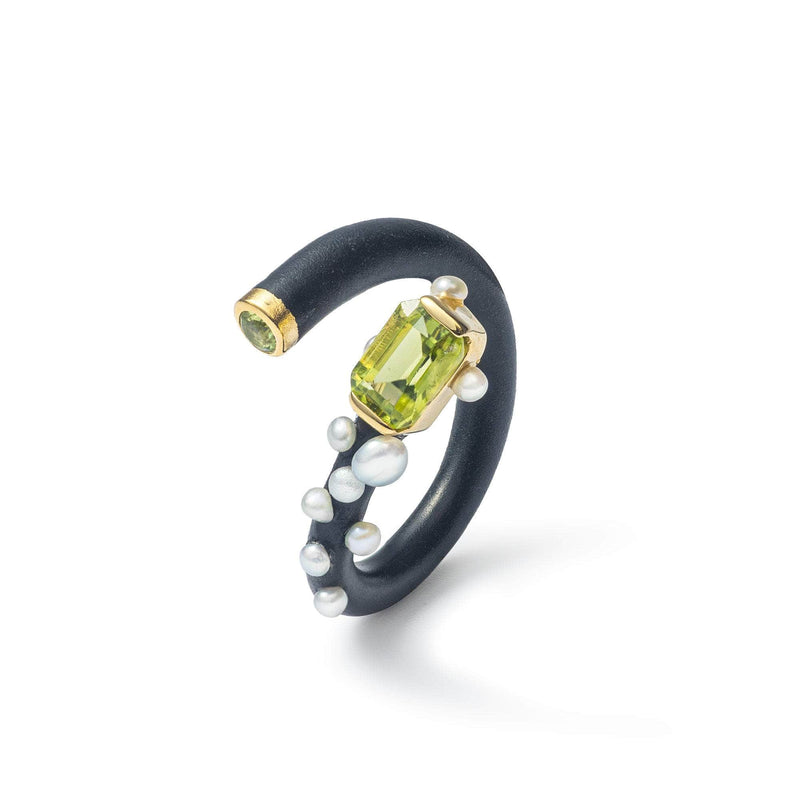 German Kabirski Verdor Peridot and White Pearl Ring